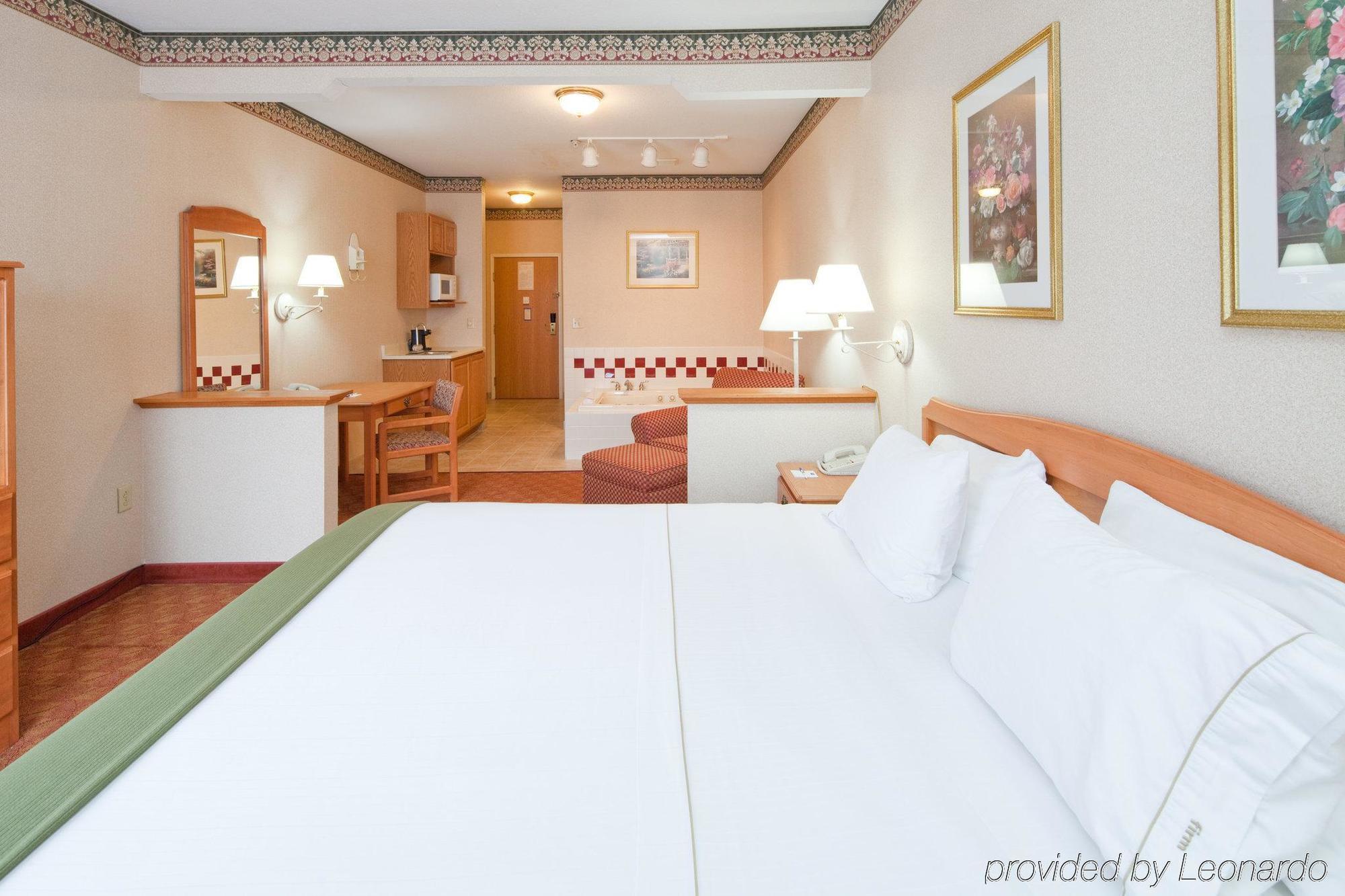 Holiday Inn Express Hotel & Suites Wauseon By Ihg Bilik gambar