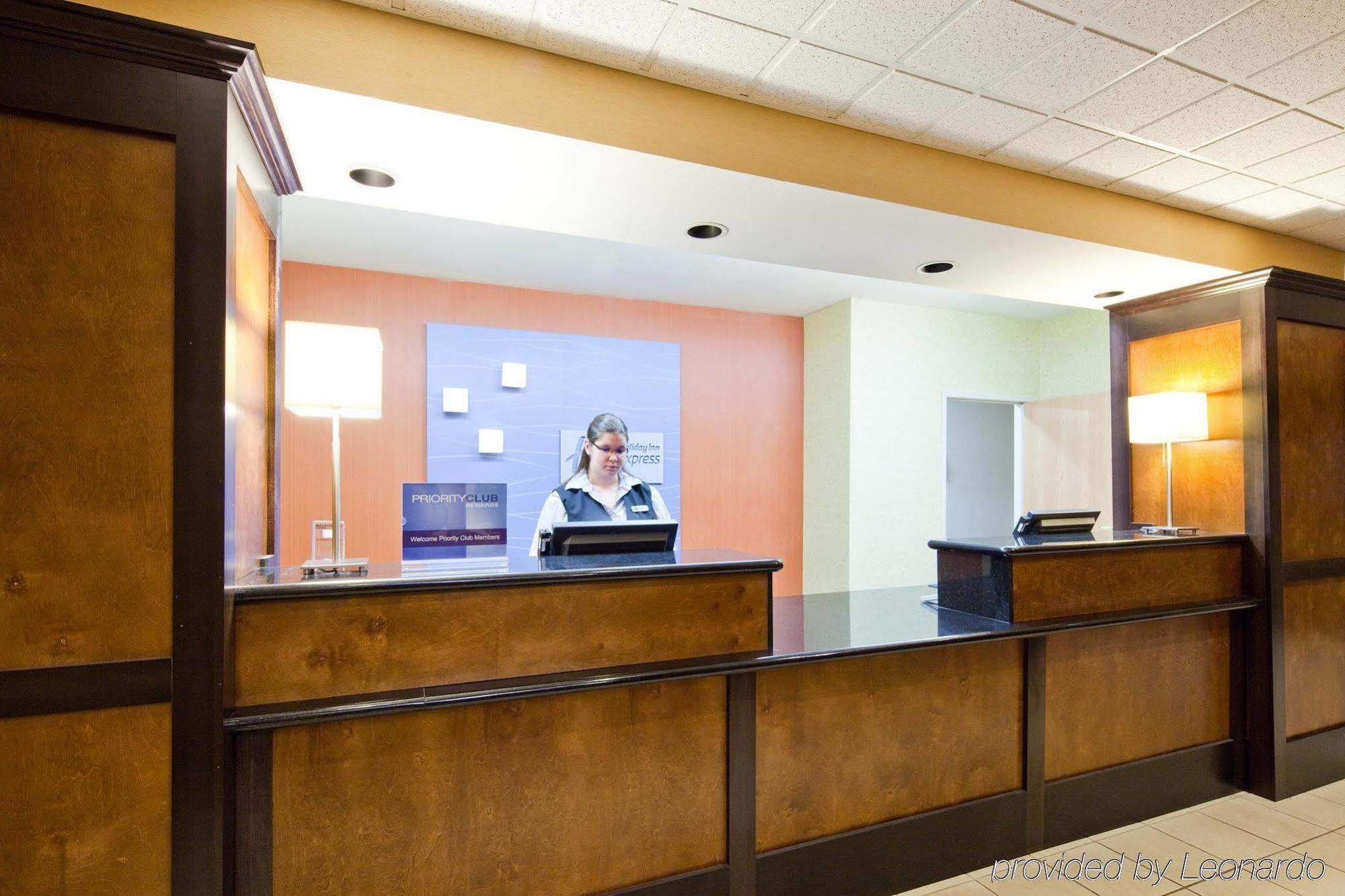 Holiday Inn Express Hotel & Suites Wauseon By Ihg Dalaman gambar